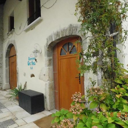 Chez Nous. B & B Bassy Екстер'єр фото