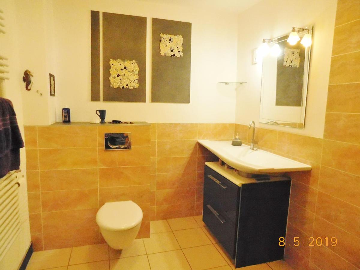 Chez Nous. B & B Bassy Екстер'єр фото
