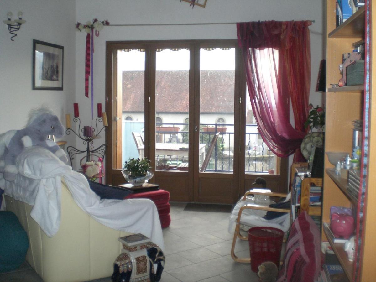 Chez Nous. B & B Bassy Екстер'єр фото